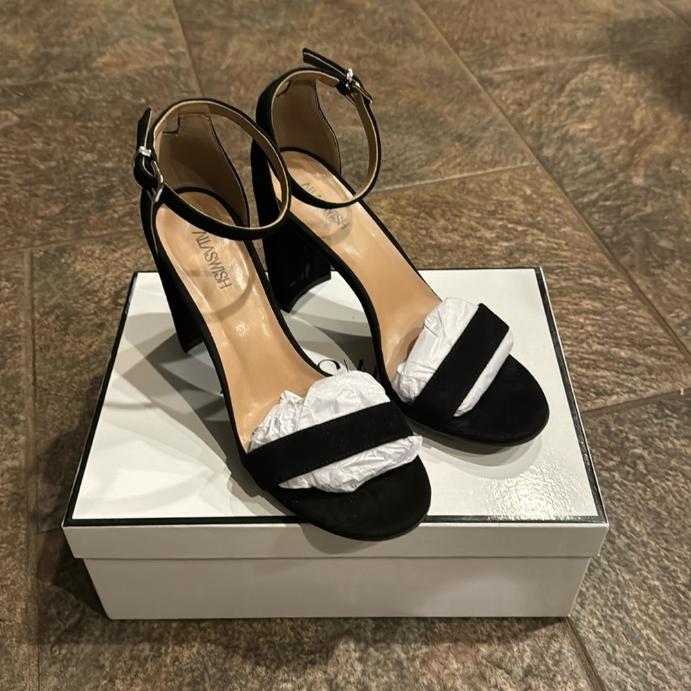 Alla Swish Black Heels